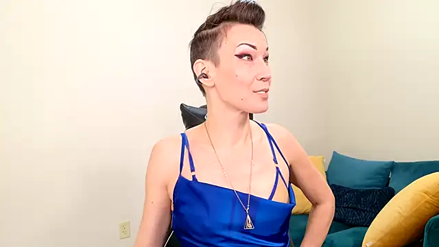 Snapshot of EveEnigma chatting on February 5, 2025, 1:54 pm EveEnigma online show from February 5, 2025, 1:54 pm