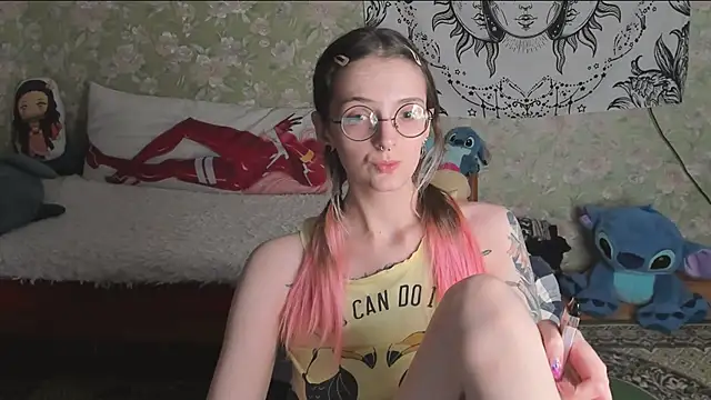 Cutie Adelia online show from May 6, 2026, 2:00 pm
