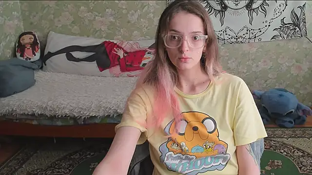Cutie Adelia online show from May 15, 2026, 10:33 am