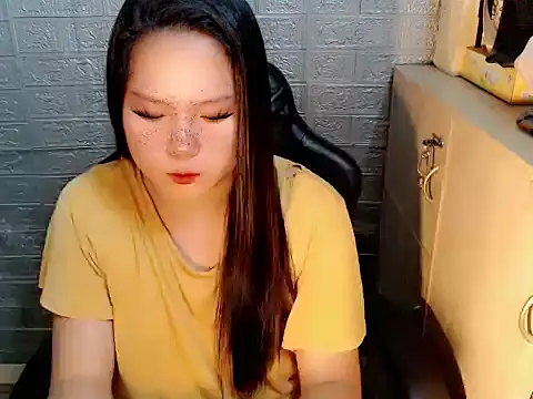 Snapshot of UrFuckingSweet_Angelxxx chatting on February 27, 2026, 12:43 am UrFuckingSweet Angelxxx online show from February 27, 2026, 12:43 am