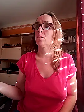 Dettybitch40 online show from September 18, 2025, 2:52 pm