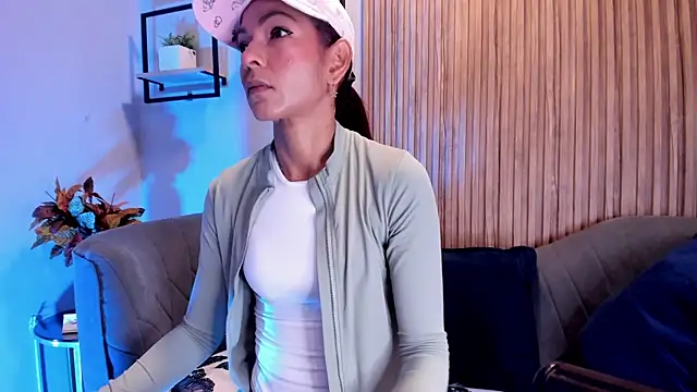 HannaPetit online show from April 2, 2026, 12:36 pm