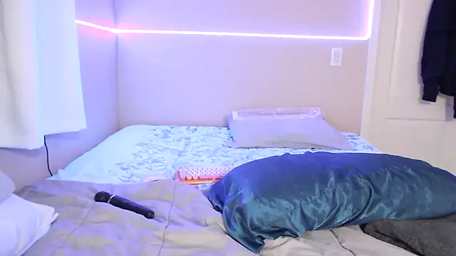 nativepumpkin95 online show from February 19, 2025, 5:05 am