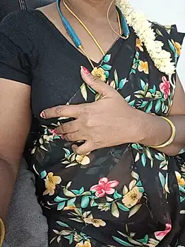 Snapshot of Tamil-hotwife chatting on June 10, 2026, 5:12 pm Tamil-hotwife online show from June 10, 2026, 5:12 pm