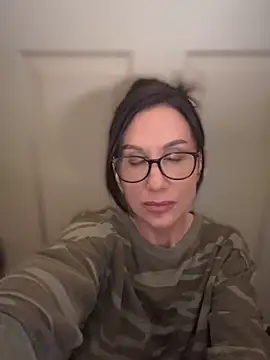 Snapshot of Fiona_Kent_ chatting on December 20, 2024, 2:08 am Fiona Kent online show from December 20, 2024, 2:08 am