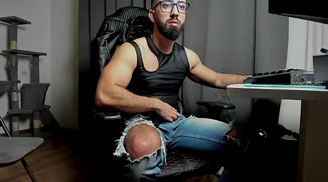 liamaesthetic online show from March 5, 2025, 7:27 pm