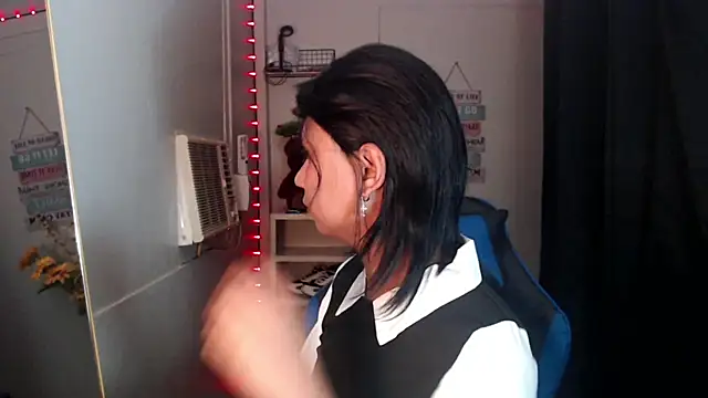 khael moreno online show from December 19, 2025, 8:54 am