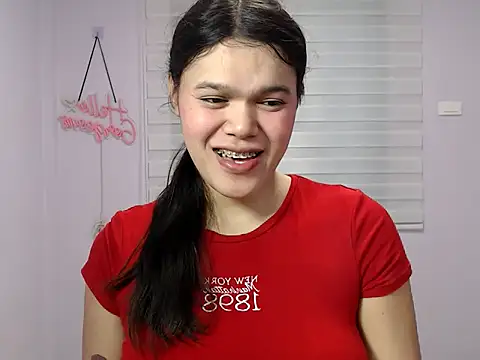 Snapshot of Miss_Ivanawolf chatting on July 6, 2026, 8:11 am Miss Ivanawolf online show from July 6, 2026, 8:11 am