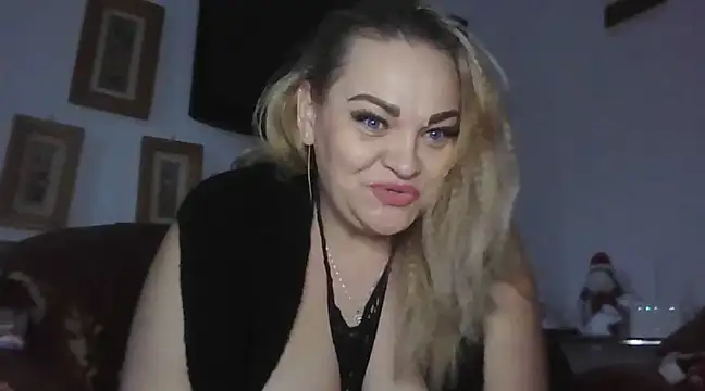 QueenJACQUELIN online show from January 23, 2025, 2:28 pm