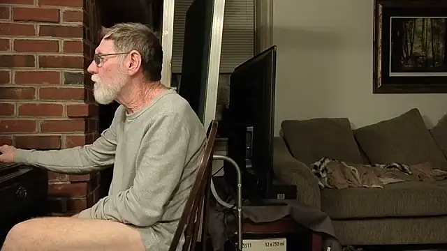 Snapshot of CDforU chatting on December 18, 2025, 3:23 am CDforU online show from December 18, 2025, 3:23 am