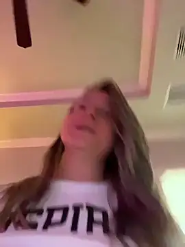 Snapshot of Vivian_MayXxX chatting on October 31, 2025, 11:55 am Vivian MayXxX online show from October 31, 2025, 11:55 am