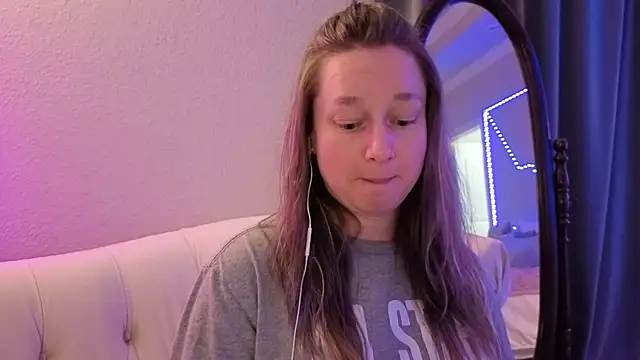 Snapshot of Vivian_MayXxX chatting on December 16, 2025, 10:15 pm Vivian MayXxX online show from December 16, 2025, 10:15 pm