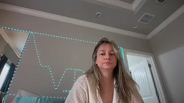 Snapshot of Vivian_MayXxX chatting on April 2, 2026, 7:22 pm Vivian MayXxX online show from April 2, 2026, 7:22 pm