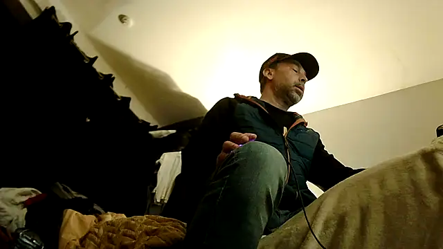 Snapshot of Wolfeman74 chatting on February 17, 2026, 5:52 pm Wolfeman74 online show from February 17, 2026, 5:52 pm