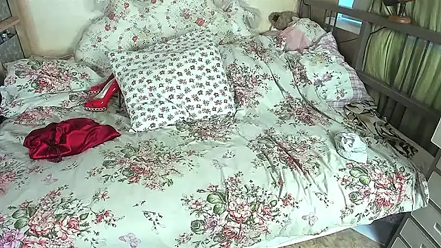 Snapshot of BustyDonnaSexyy chatting on February 8, 2026, 1:36 pm BustyDonnaSexyy online show from February 8, 2026, 1:36 pm