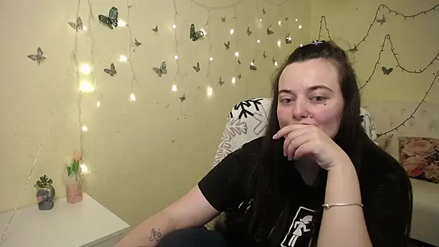 Snapshot of MilanaPrice chatting on February 26, 2026, 8:13 am MilanaPrice online show from February 26, 2026, 8:13 am