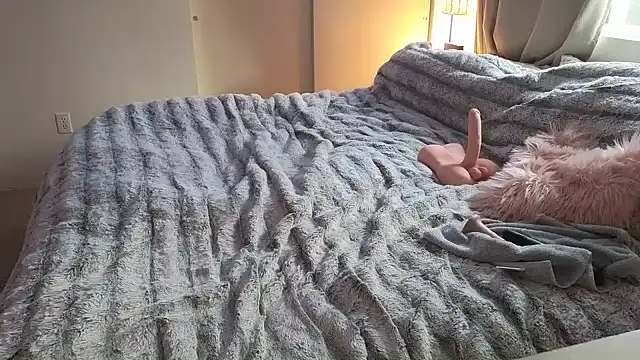 JESS LOVES online show from December 18, 2024, 7:08 pm