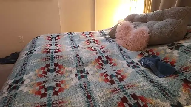 JESS LOVES online show from February 7, 2025, 3:12 am