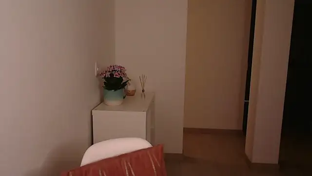 dark enchantress  online show from December 22, 2024, 4:39 am