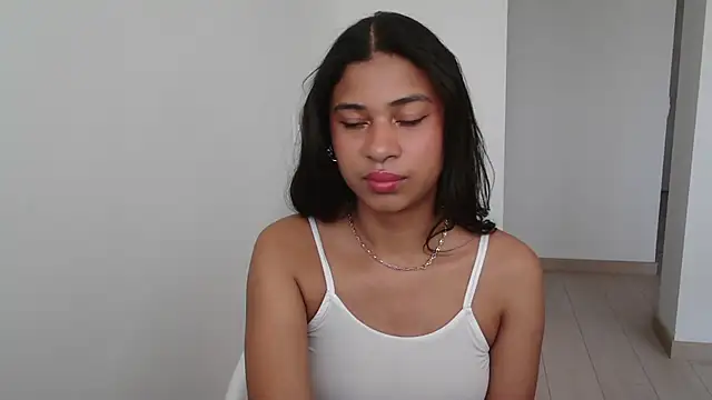 dark enchantress  online show from January 4, 2025, 5:05 pm