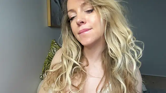 Snapshot of BelieveinEmliy chatting on December 30, 2024, 11:48 am BelieveinEmliy online show from December 30, 2024, 11:48 am