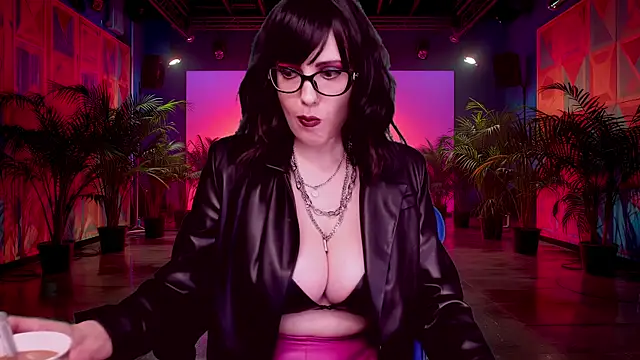 Snapshot of RoseBlooom chatting on October 8, 2025, 3:26 am RoseBlooom online show from October 8, 2025, 3:26 am