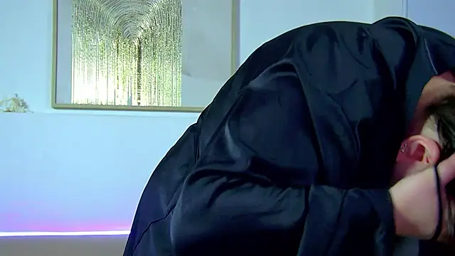 LillianKim online show from October 13, 2025, 6:24 am