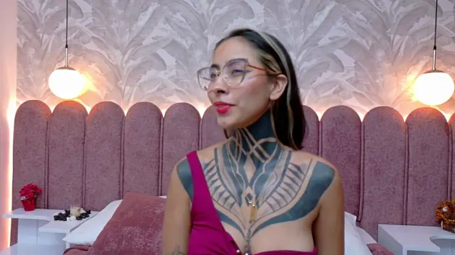 NicoleBlum online show from January 27, 2025, 9:44 pm