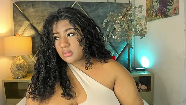 Snapshot of DannaFalco25 chatting on February 11, 2025, 6:44 pm DannaFalco25 online show from February 11, 2025, 6:44 pm