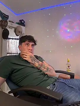 Snapshot of strongboy_ chatting on December 13, 2025, 7:53 pm strongboy online show from December 13, 2025, 7:53 pm