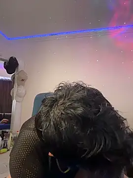 Snapshot of strongboy_ chatting on February 9, 2026, 9:19 pm strongboy online show from February 9, 2026, 9:19 pm