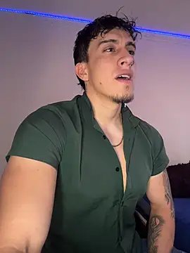 Snapshot of strongboy_ chatting on February 13, 2026, 6:48 pm strongboy online show from February 13, 2026, 6:48 pm