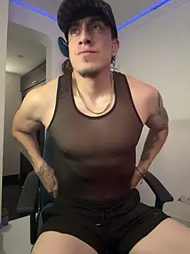 Snapshot of strongboy_ chatting on February 26, 2026, 6:07 pm strongboy online show from February 26, 2026, 6:07 pm