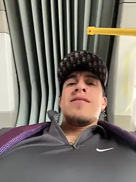 Snapshot of strongboy_ chatting on March 6, 2026, 5:31 pm strongboy online show from March 6, 2026, 5:31 pm