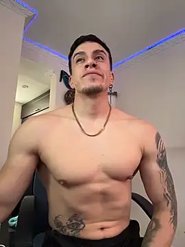 Snapshot of strongboy_ chatting on March 19, 2026, 5:39 pm strongboy online show from March 19, 2026, 5:39 pm