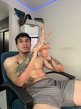strongboy  online show from June 25, 2026, 5:17 pm