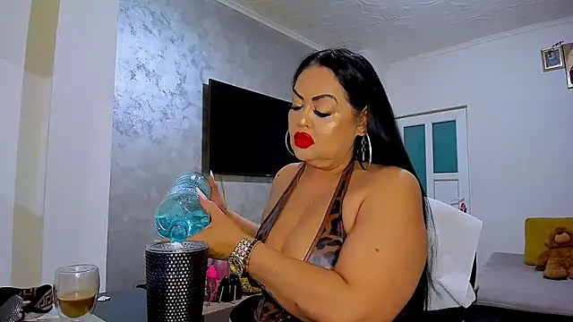 Brendaxx1 online show from May 15, 2026, 8:49 pm