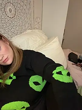 Snapshot of cinnatitties chatting on November 2, 2025, 6:32 pm cinnatitties online show from November 2, 2025, 6:32 pm