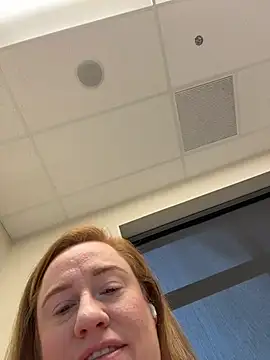 Snapshot of cinnatitties chatting on December 16, 2025, 3:50 pm cinnatitties online show from December 16, 2025, 3:50 pm