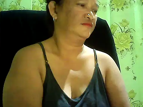 Snapshot of hott_scarlett chatting on February 3, 2026, 1:05 pm hott scarlett online show from February 3, 2026, 1:05 pm