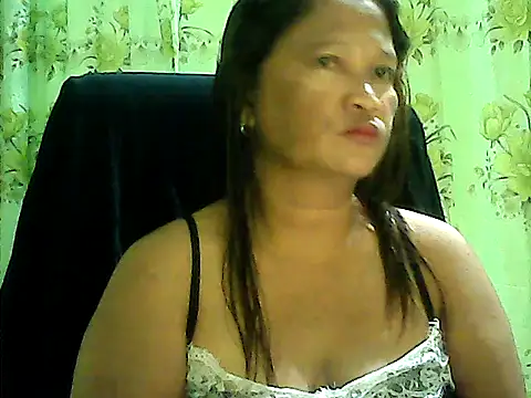 Snapshot of hott_scarlett chatting on February 21, 2026, 12:50 pm hott scarlett online show from February 21, 2026, 12:50 pm