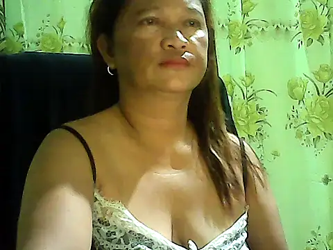 Snapshot of hott_scarlett chatting on February 22, 2026, 9:02 pm hott scarlett online show from February 22, 2026, 9:02 pm