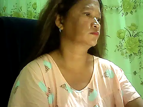 Snapshot of hott_scarlett chatting on February 24, 2026, 10:35 am hott scarlett online show from February 24, 2026, 10:35 am