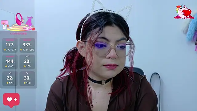 Catwhite  online show from March 11, 2025, 12:28 pm