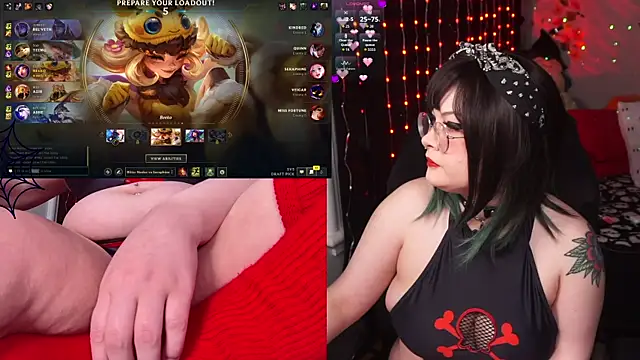 Snapshot of evamila chatting on November 2, 2025, 10:56 pm evamila online show from November 2, 2025, 10:56 pm