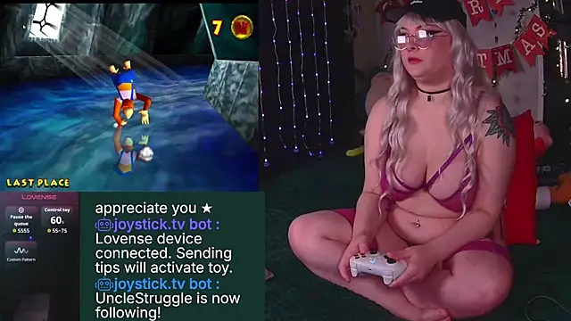 Snapshot of evamila chatting on November 28, 2025, 12:24 am evamila online show from November 28, 2025, 12:24 am