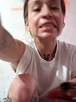 fablob23 online show from April 16, 2026, 11:40 pm