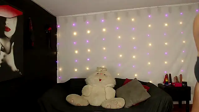 Snapshot of agatha_prime chatting on February 14, 2026, 12:18 am agatha prime online show from February 14, 2026, 12:18 am