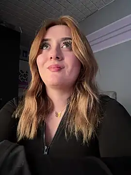 Snapshot of Sam_Thompsoon_ chatting on February 11, 2025, 6:33 pm Sam Thompsoon online show from February 11, 2025, 6:33 pm