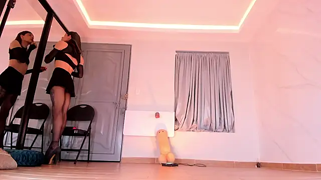 ArchieCollins online show from February 13, 2025, 2:56 am